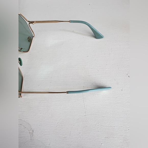 Gucci GG0817S 003 Gold/green 65-17-140 Sunglasses - Picture 12 of 16